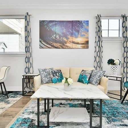 Chic Retreat-Walk To Nrg-Pool Apartamento Houston Exterior foto