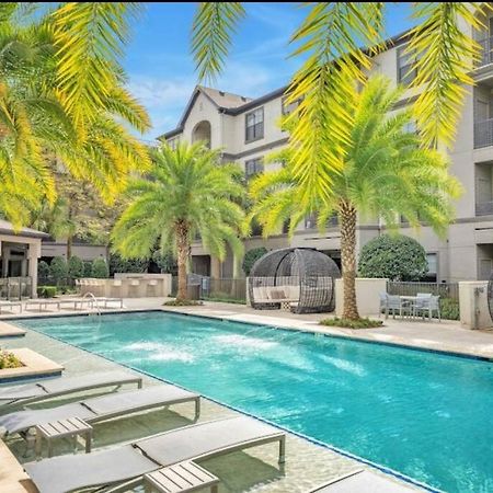 Chic Retreat-Walk To Nrg-Pool Apartamento Houston Exterior foto