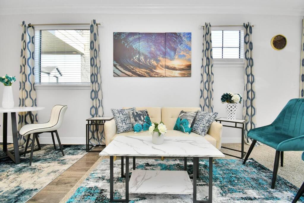 Chic Retreat-Walk To Nrg-Pool Apartamento Houston Exterior foto