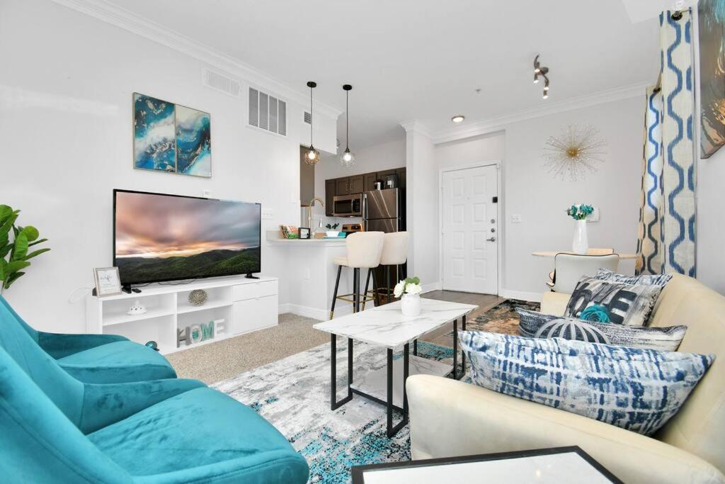 Chic Retreat-Walk To Nrg-Pool Apartamento Houston Exterior foto