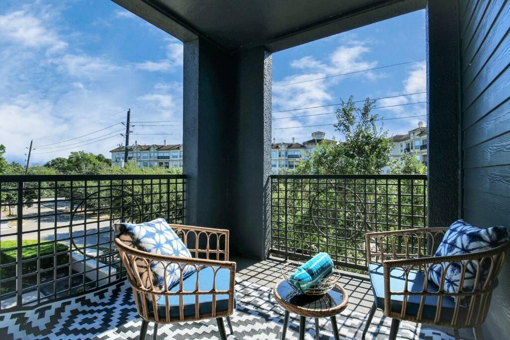 Chic Retreat-Walk To Nrg-Pool Apartamento Houston Exterior foto