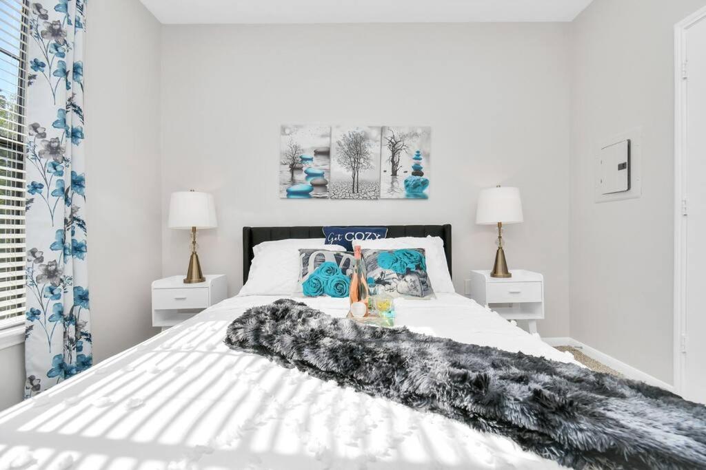 Chic Retreat-Walk To Nrg-Pool Apartamento Houston Exterior foto